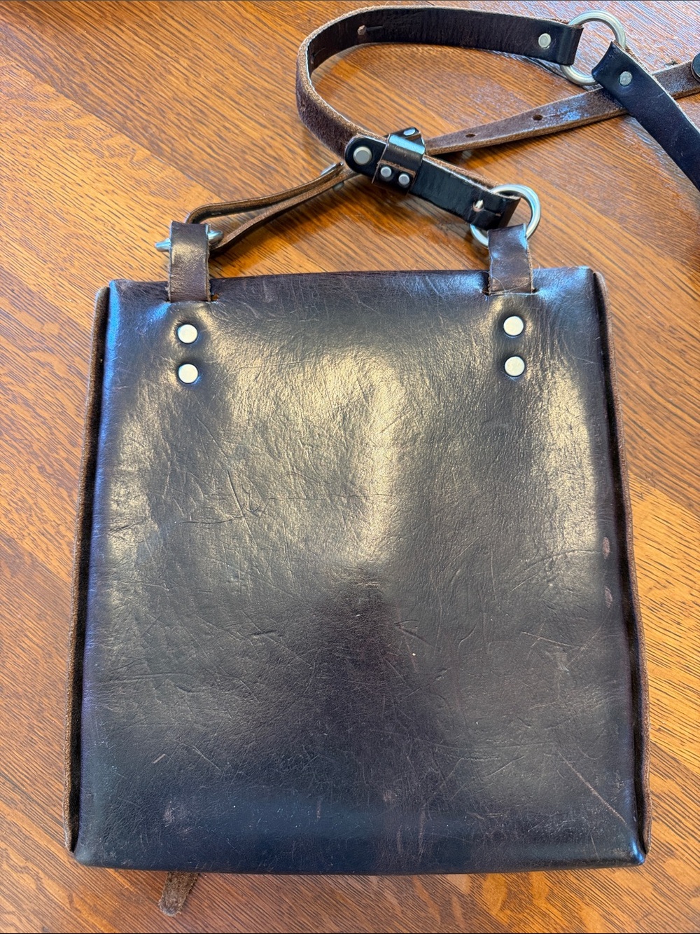 Billykirk Dark Brown Leather Messenger Bag - Classic Strap Closure - Picture 12 of 13